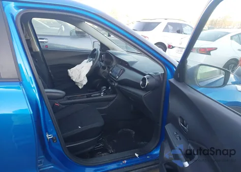 2022 Nissan Kicks Sv Xtronic Cvt z USA, uszkodzony, nr VIN 3N1CP5CV0NL505756